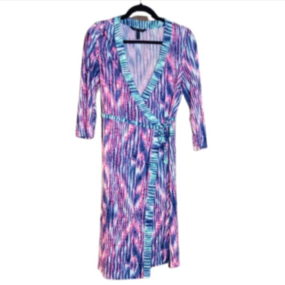 BCBGMaxAzria Dresses & Skirts - BCBGMaxAzria Patterned Wrap Dress